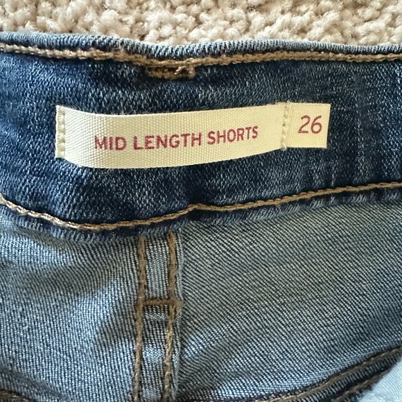 NWT Levi’s size 26 mid length jean short - Picture 3 of 5